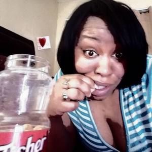 Meet your Posher, Monica